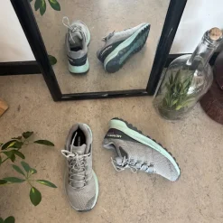 Merrell sko med strikket overdel og svangstøtte