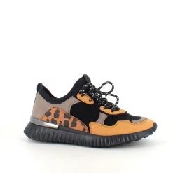 Moderne sko med flotte detaljer og gummisål