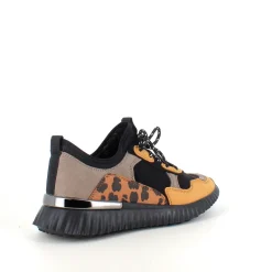 Moderne sko med flotte detaljer og gummisål