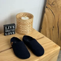 Mørkeblå filtet hjemmesko fra Whistler med svangstøtte