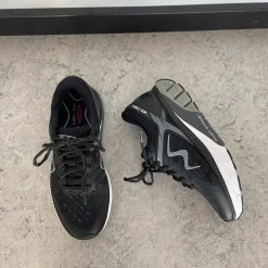 MTR sko i sort fra MBT