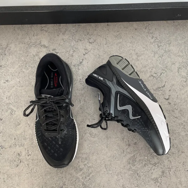 MTR sko i sort fra MBT