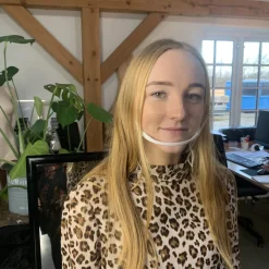 Mund visir med hvid bøjle