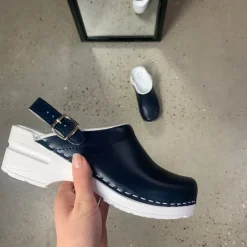Navy skind træsko med rem