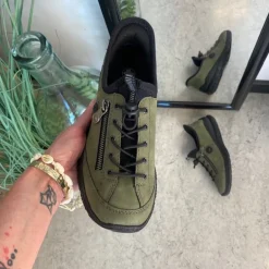 Olivengrøn Rieker slip-on sneakers