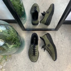 Olivengrøn Rieker slip-on sneakers
