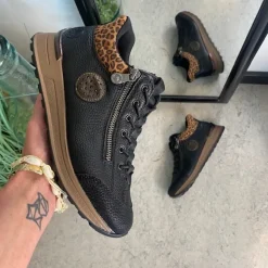 Rieker Step-in støvle med flotte detaljer