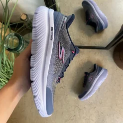 Skechers slip-in sko i blå med Max Cushion