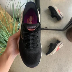 Skechers slip-ins med fremragende stødabsorbering