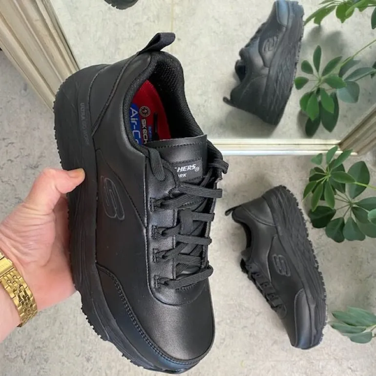Skechers Work i sort skind med max cushioning såler