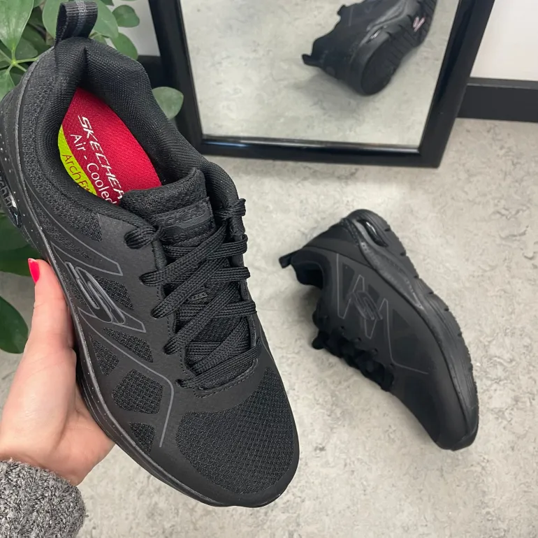 Skechers work sko i sort med svangstøtte
