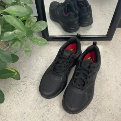 Skechers work sko i sort med svangstøtte