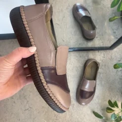 Slip on sko i skind med ultra fleksibel ydersål