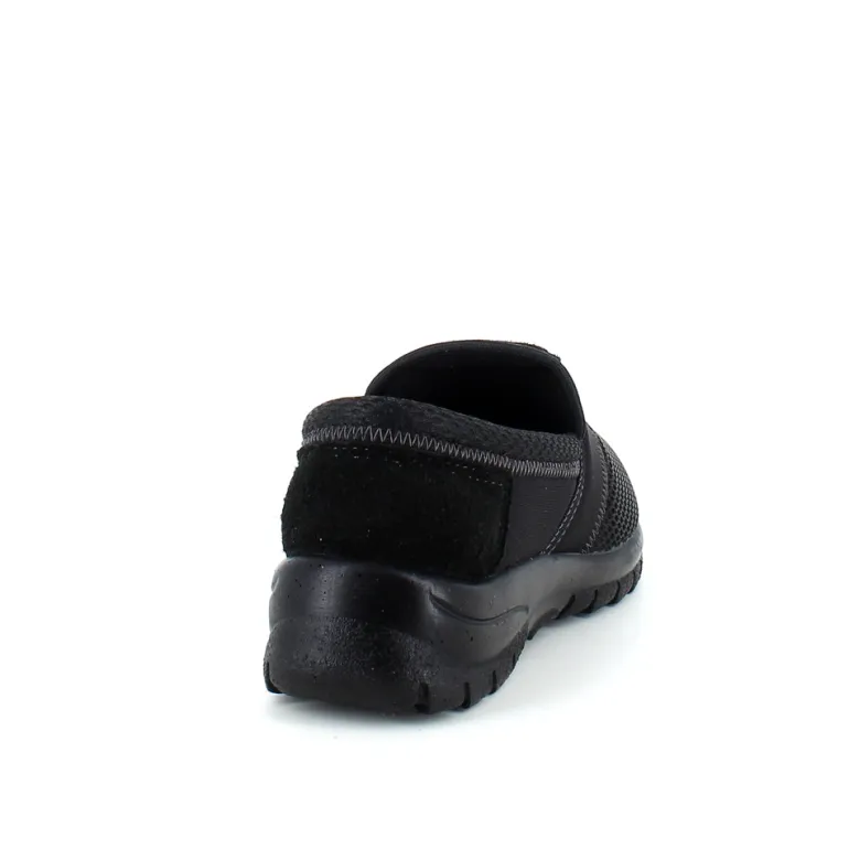 Sort fleksibel sko med skridhæmmende såler