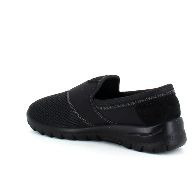 Sort fleksibel sko med skridhæmmende såler