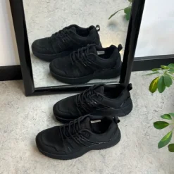 Sort letvægtssko fra Gaitline med optimal af støddæmpning og svangstøtte