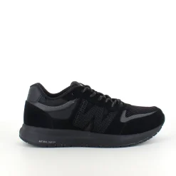 Sort letvægtssko i åndbart materiale fra Woden.