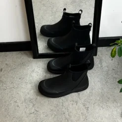 Sort luksus gummistøvle med svangstøtte fra Green Comfort