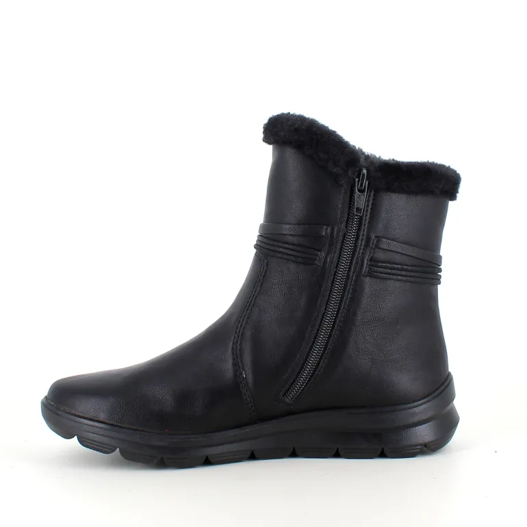 Sort Rieker støvle med elegante detaljer