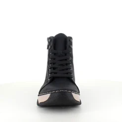 Sort Rieker støvle med god stødabsorbering