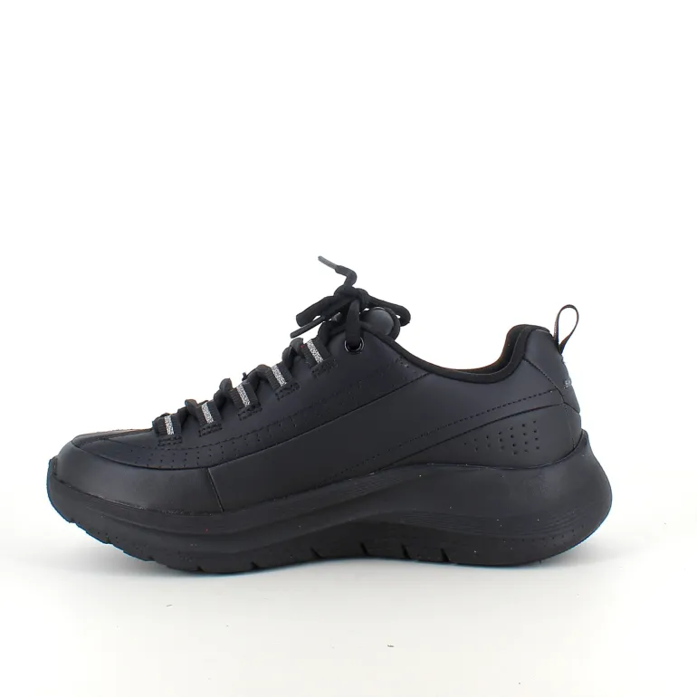 Sort Skechers med glat skind overflade
