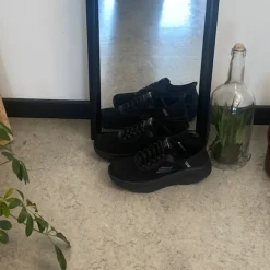 Sort Skechers Slip-Ins med overdel i stretch