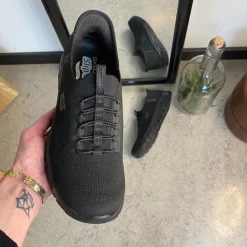 Sort Skechers slip-ins med svangstøtte