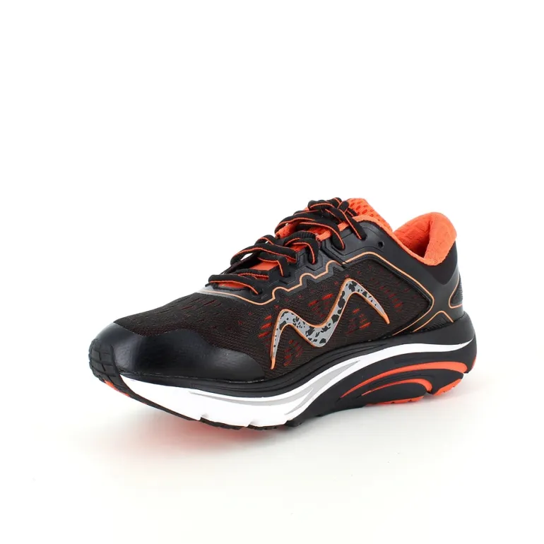 Sort sko fra MBT med fede orange detaljer
