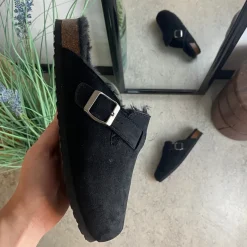 Sort Slip on hjemmesko