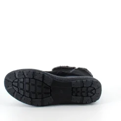 Sort støvle med fin pelsdetalje.