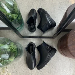 Sort støvle med lynlås