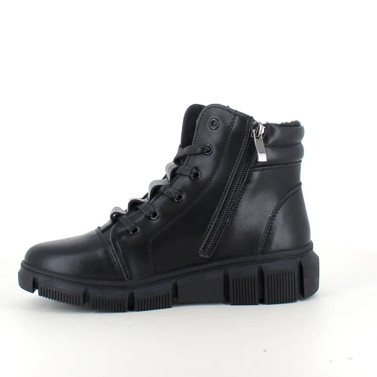 Sort støvle med stødabsorberende sål