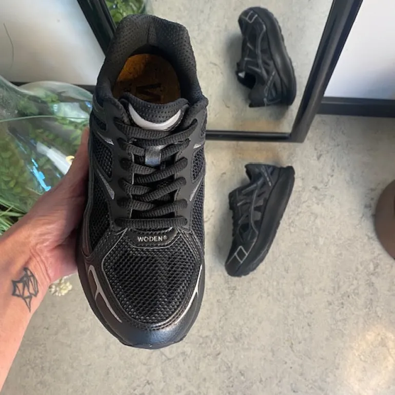 Sort Wodensko med god pasform