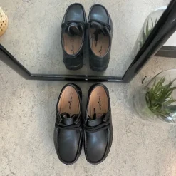 Sorte skindsko med gængesål og svangstøtte