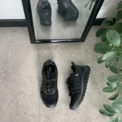 Vandtæt dame vandresko i sort fra Green Comfort