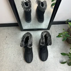 Vinterstøvle med vandtæt gummimembran nederst på støvlen