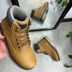 Whistler brun vinterstøvle med let foer og smarte detaljer