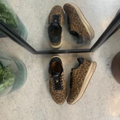 Woden ruskindssko med Leo print